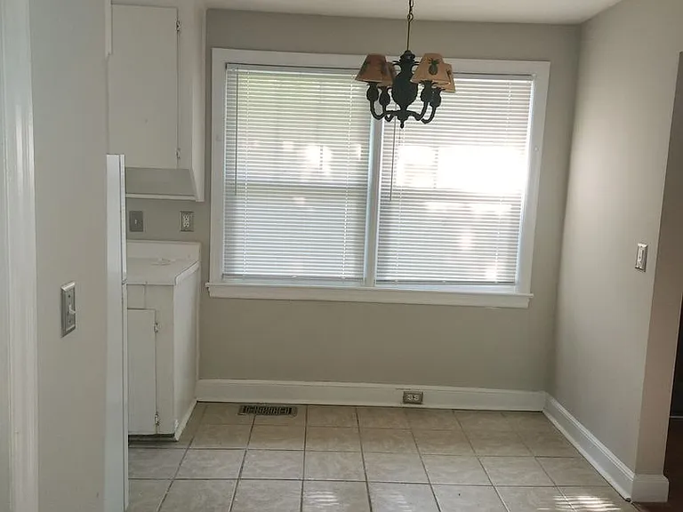 1029 Hancock St — Photo 5