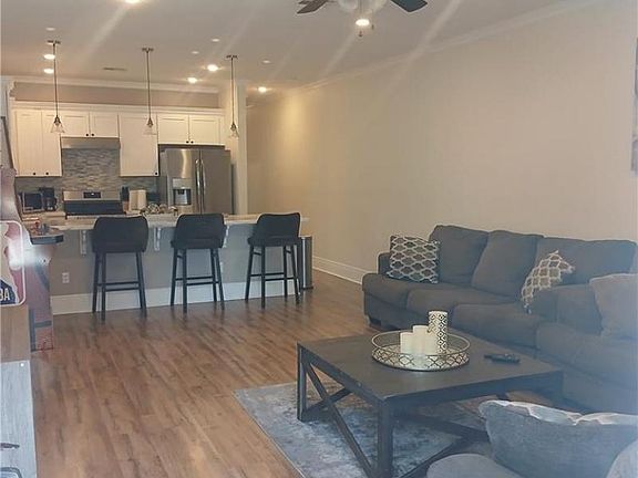 3rd image of 2329 Franklin Ave