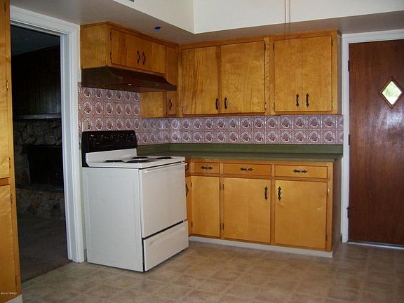 3rd image of 4818 E Alta Vista St