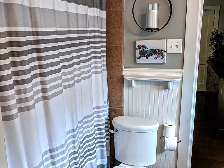 Second bathroom (jack and jill style between the two bedrooms)
