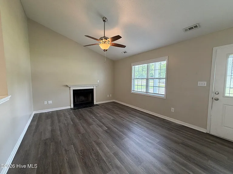 208 Parnell Rd — Photo 4