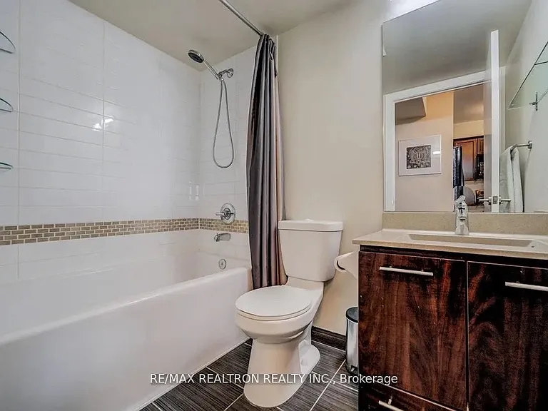 135 Village Green Sq #824 — Photo 20