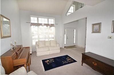 4th image of 7718 Gladshire Blvd