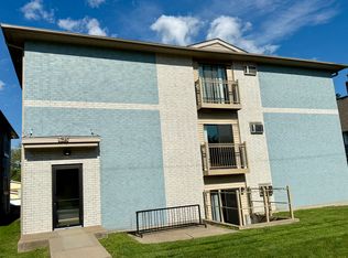 625 S Dodge St #8, Iowa City, IA 52240