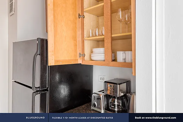 Rented by The Blueground | media 8