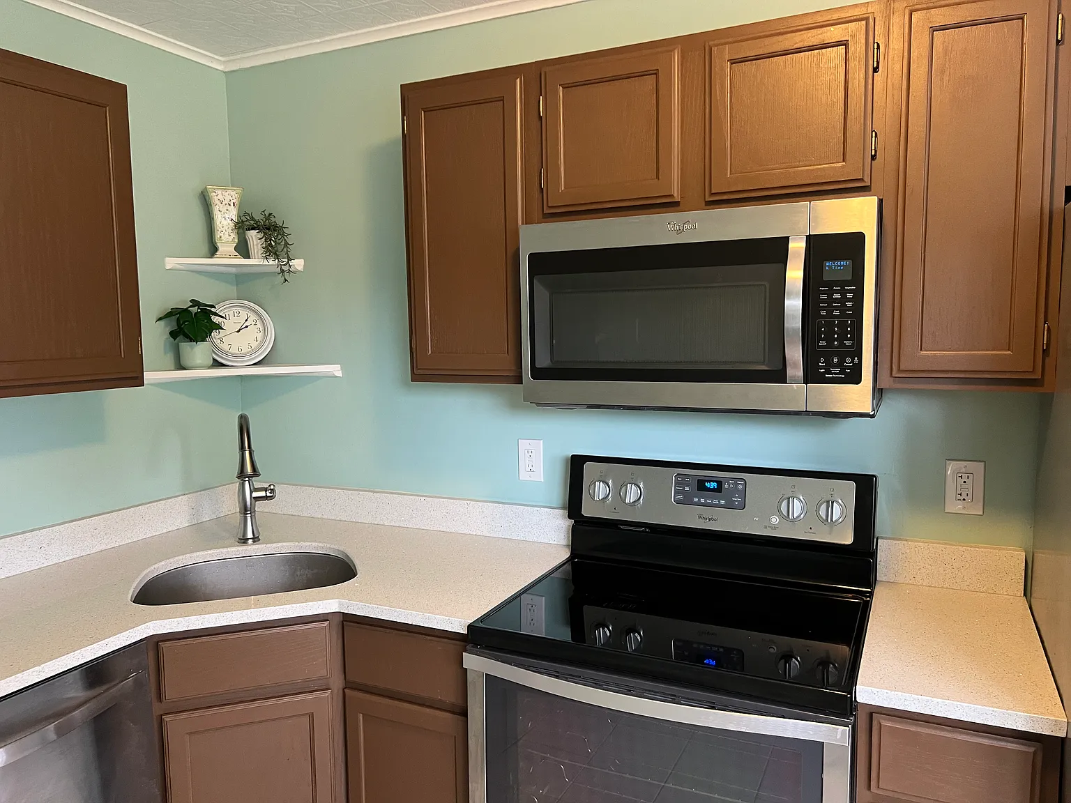 876 N Mill St — Photo 4