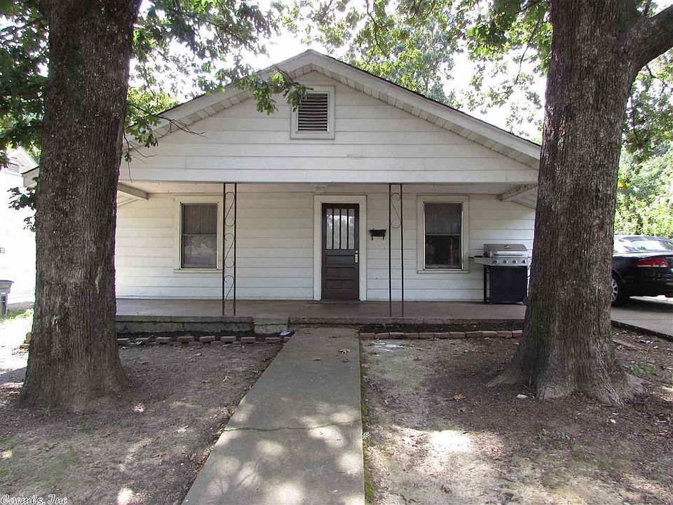 2nd image of 605 Plain St