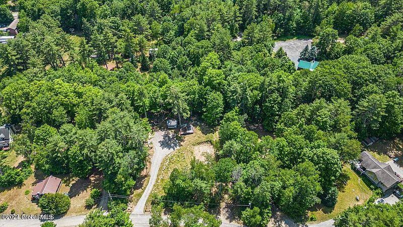 5th image of 25 Berry Hill Way