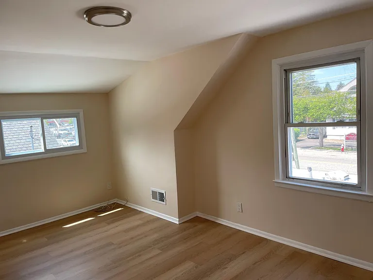 101 Hillside Ln S — Photo 17