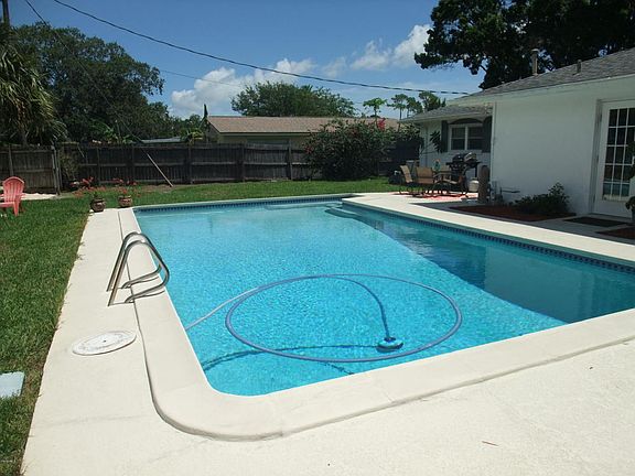 5th image of 2610 Plantation Dr
