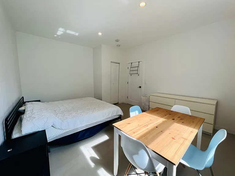 924 Marseille Dr #1 — Photo 11