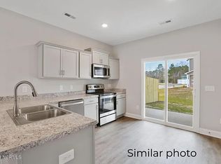 190 Loren Rd, Hubert, NC 28539