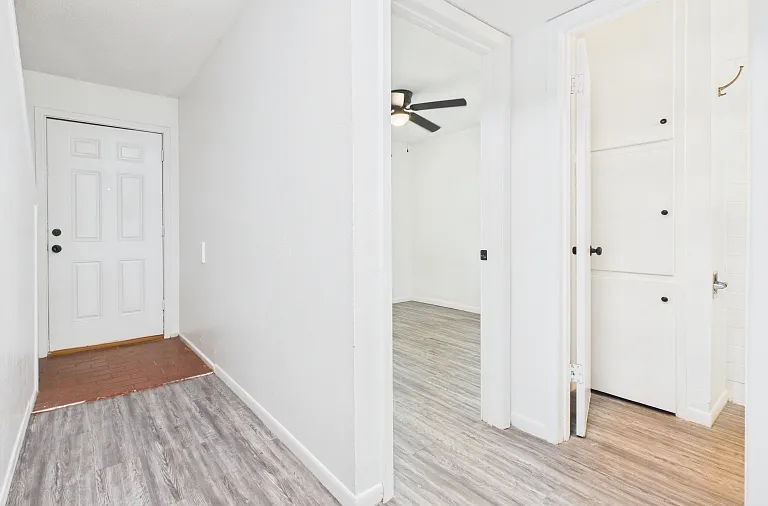 Tanglewood Apartments — Photo 48