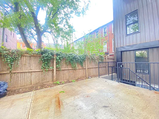 Rented by Dream Space Realty | media 8