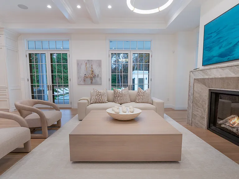 73 Wainscott Stone Rd — Photo 8