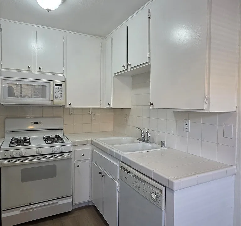 1507 S Euclid Ave #F