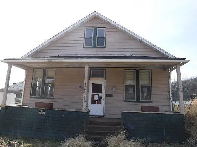 923 Russellwood Ave photo 1
