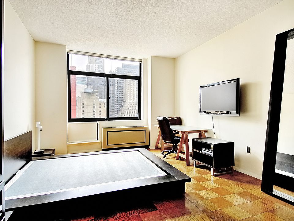 2nd image of 303 E 43rd St APT 23C