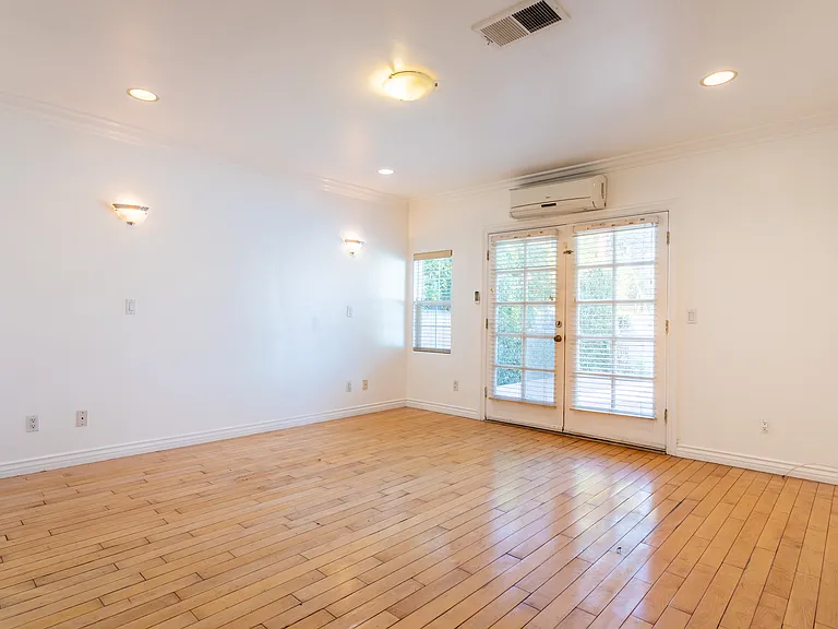 12737 Hatteras St — Photo 24
