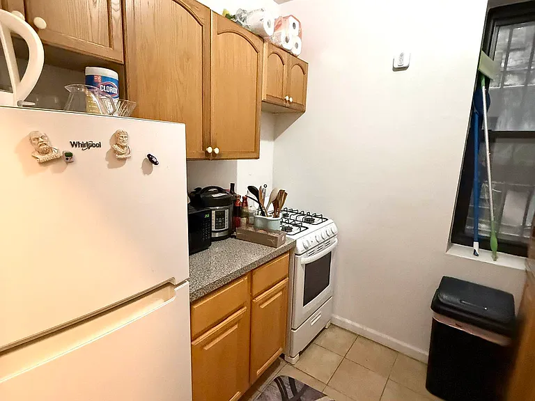 225 Columbus Ave #1E — Photo 16