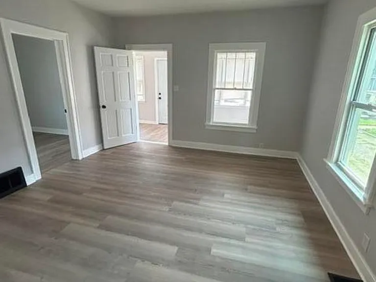7402 Harrison Ave — Photo 6