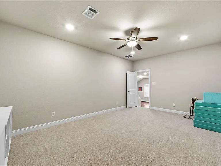 21723 Albertine Dr — Photo 29