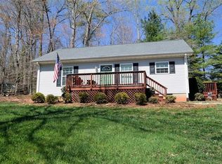 566 Walker Ext, Columbus, NC 28722