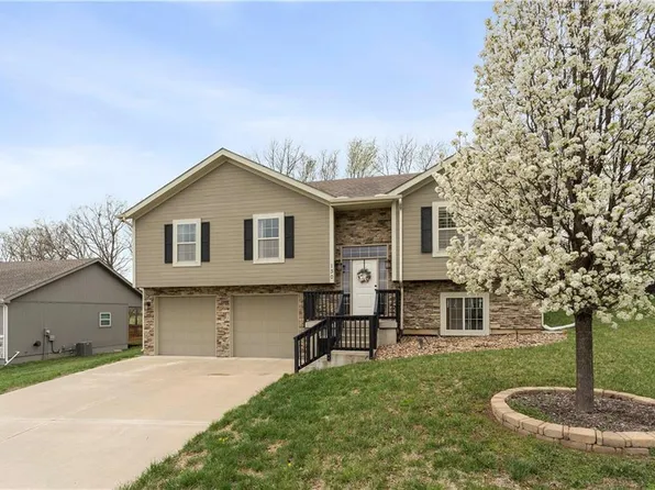 130 Roller Ct, Platte City, MO 64079