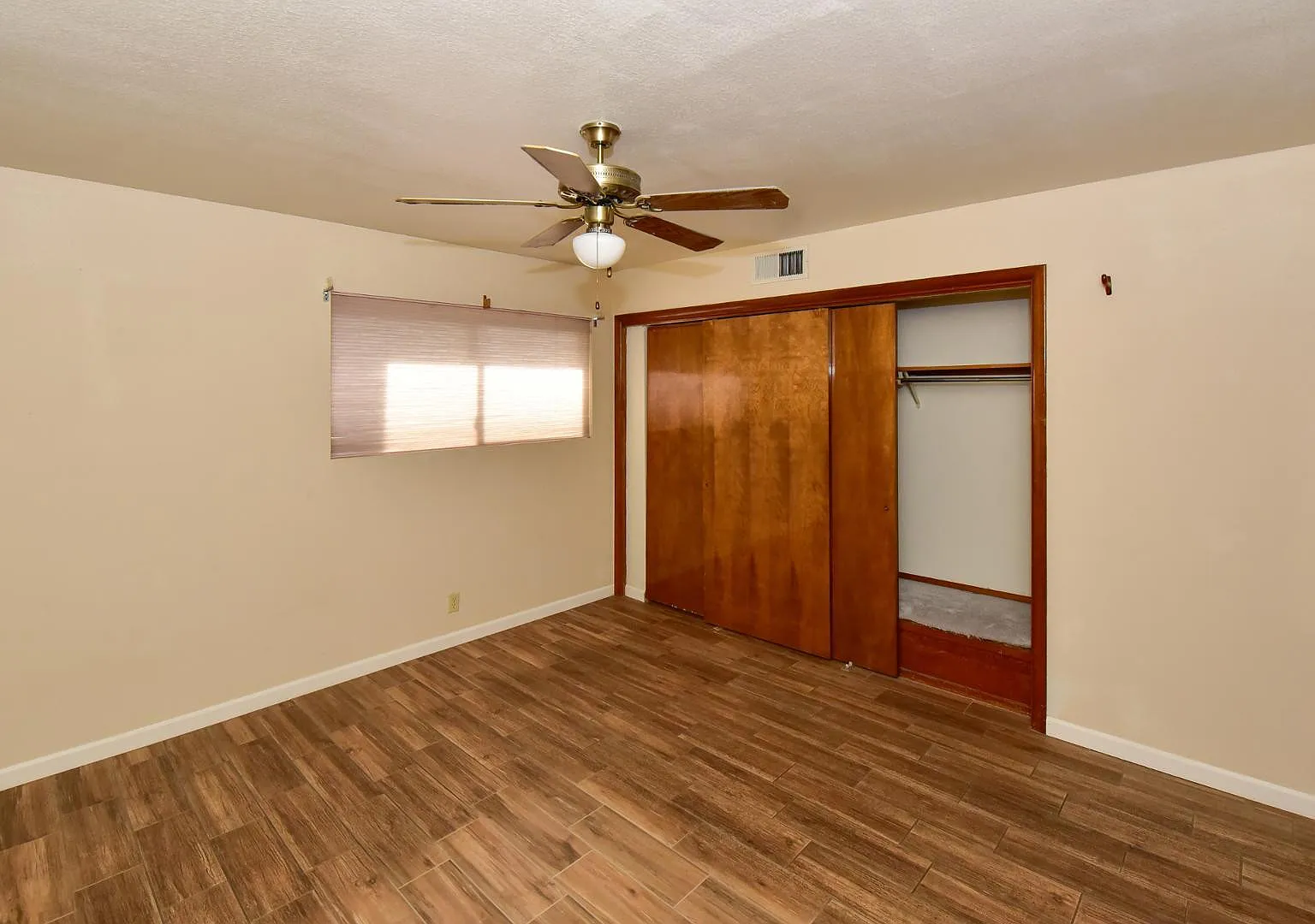 2 bed, 2.0 bath, 1995 sqft, $1,530 — Photo 4