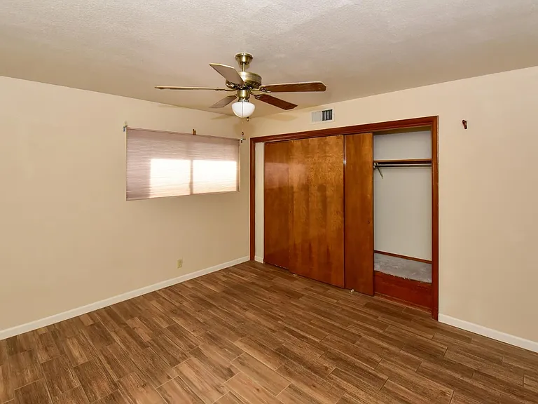 439 E Brown Rd — Photo 4