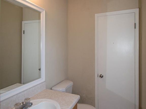 5th image of 8163 Stonebrook Dr