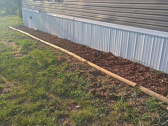 New skirting flowerbed