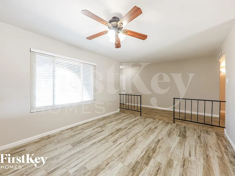 4149 W Shangri La Rd — Photo 8