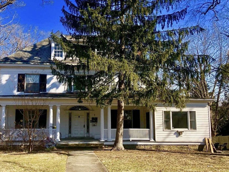 Carriage House Apartments! 4123 Roland Ave. Baltimore, MD 21211