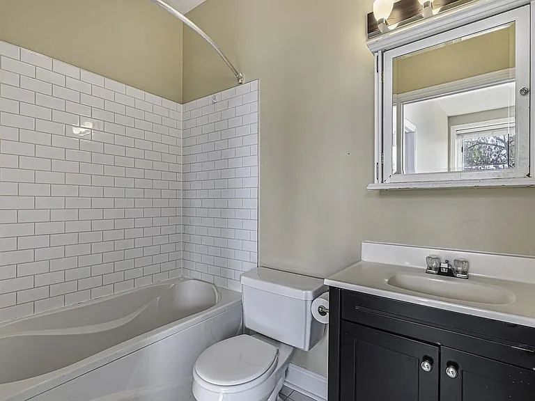 329 Johnson St #4 — Photo 7