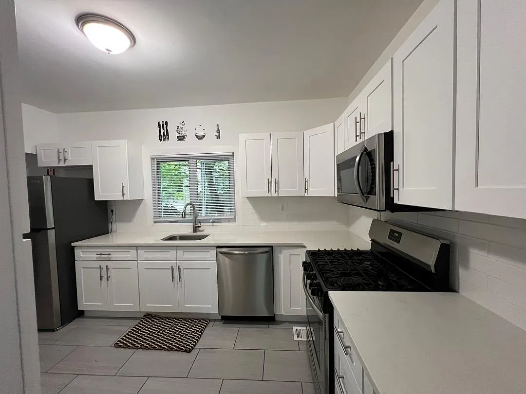 2 bed, $3,200 — Photo 3