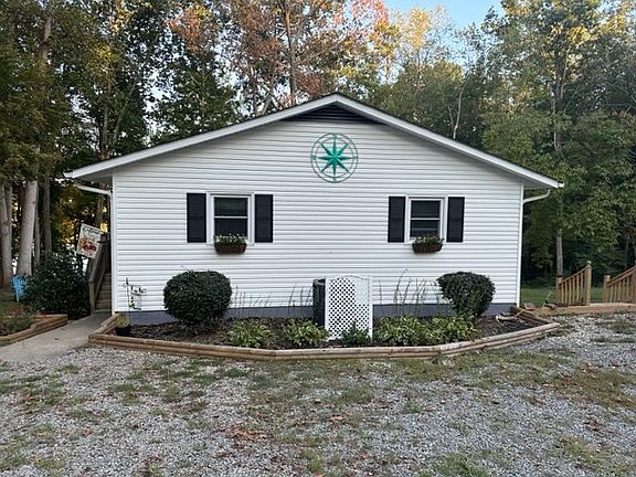 3rd image of 949 Lakefront Dr