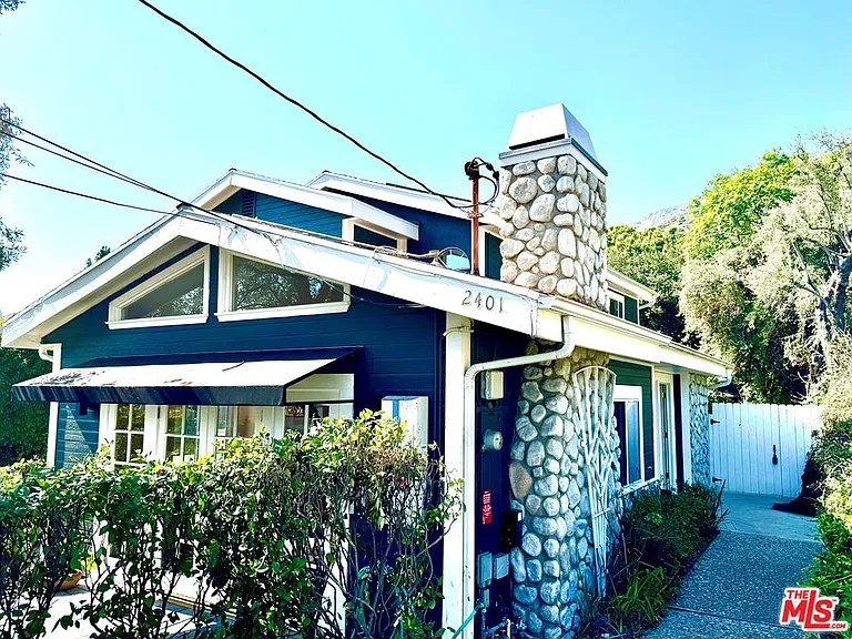 2401 Olive Ave — Photo 4