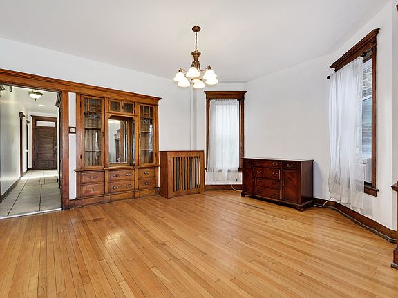 5th image of 1527 N Bell Ave