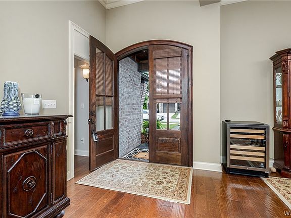 2nd image of 5100 Yorkshire Ln