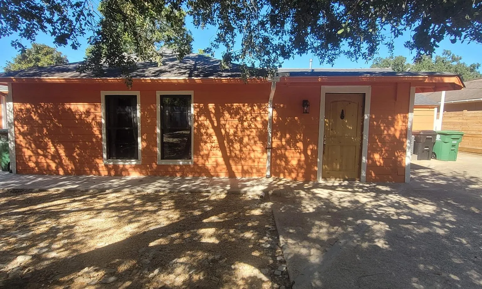 1 bed, 1.0 bath, 574 sqft, $1,250 — Photo 1