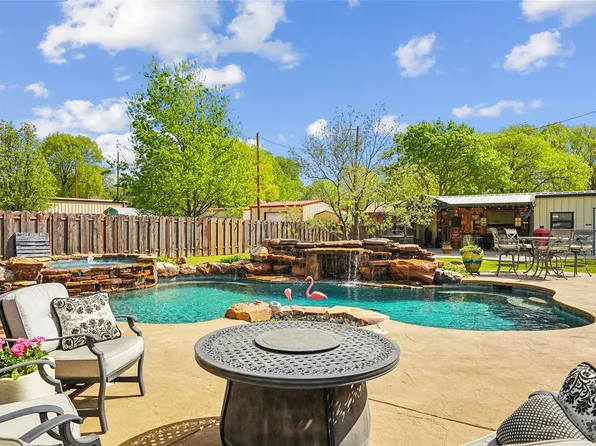 908 N Maple St, Muenster, TX 76252