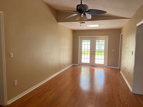 3rd image of 3907 W Azeele St