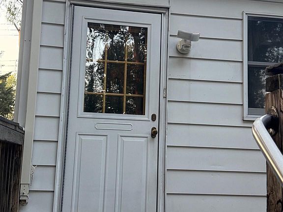 4th image of 182 W Park Dr