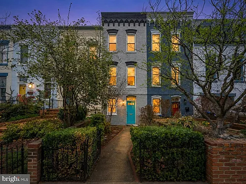 320 G St SE Photo 1