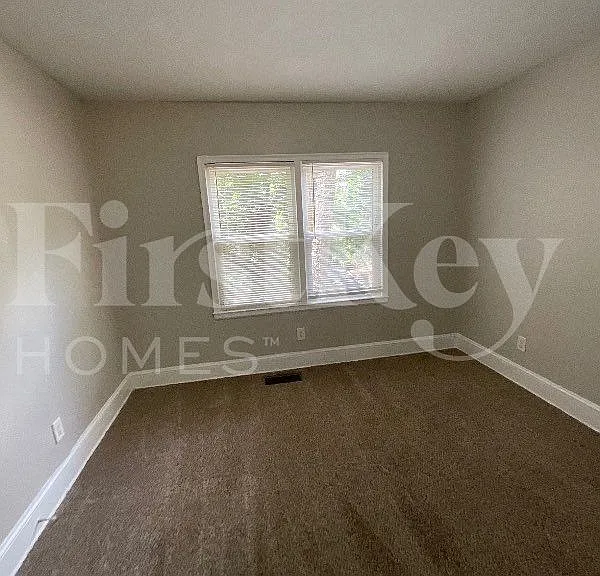 1731 N Olympian Way SW — Photo 7