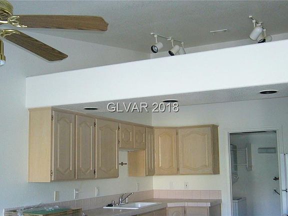 3rd image of 700 Capri Dr APT 32C