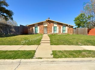 8917 Vernon Dr, Rowlett, TX 75088