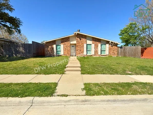 8917 Vernon Dr, Rowlett, TX 75088