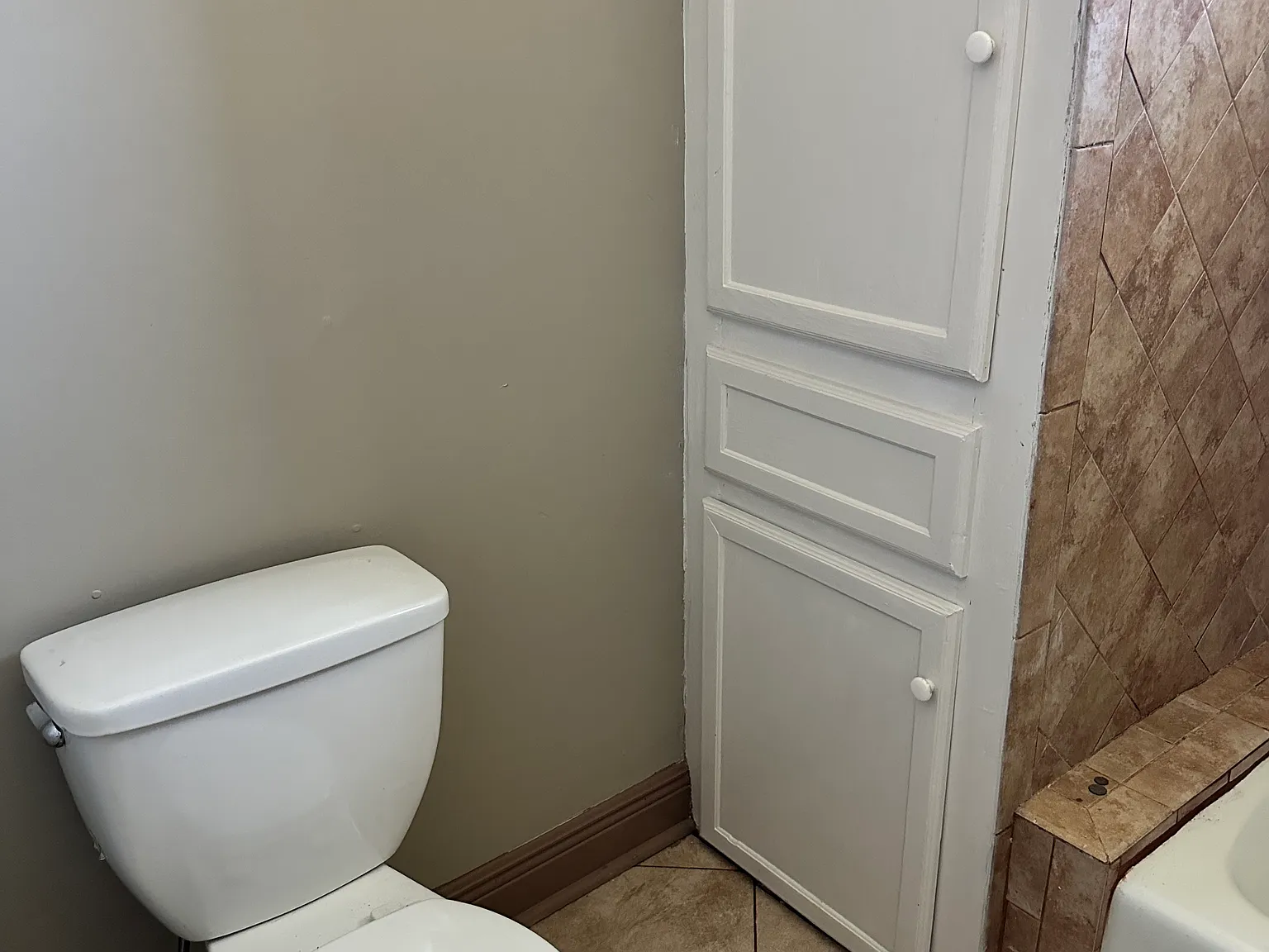 1 bed, 700 sqft, $1,050 — Photo 4